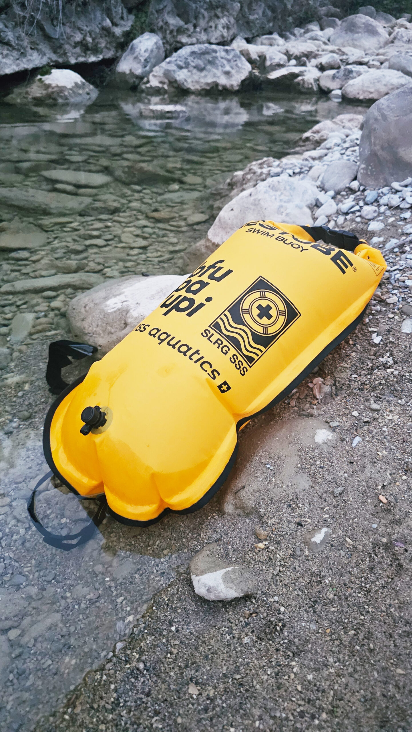 RESTUBE Bouée de natation pro personnalisée par Swiss Aquatics, le BPA & la SSS