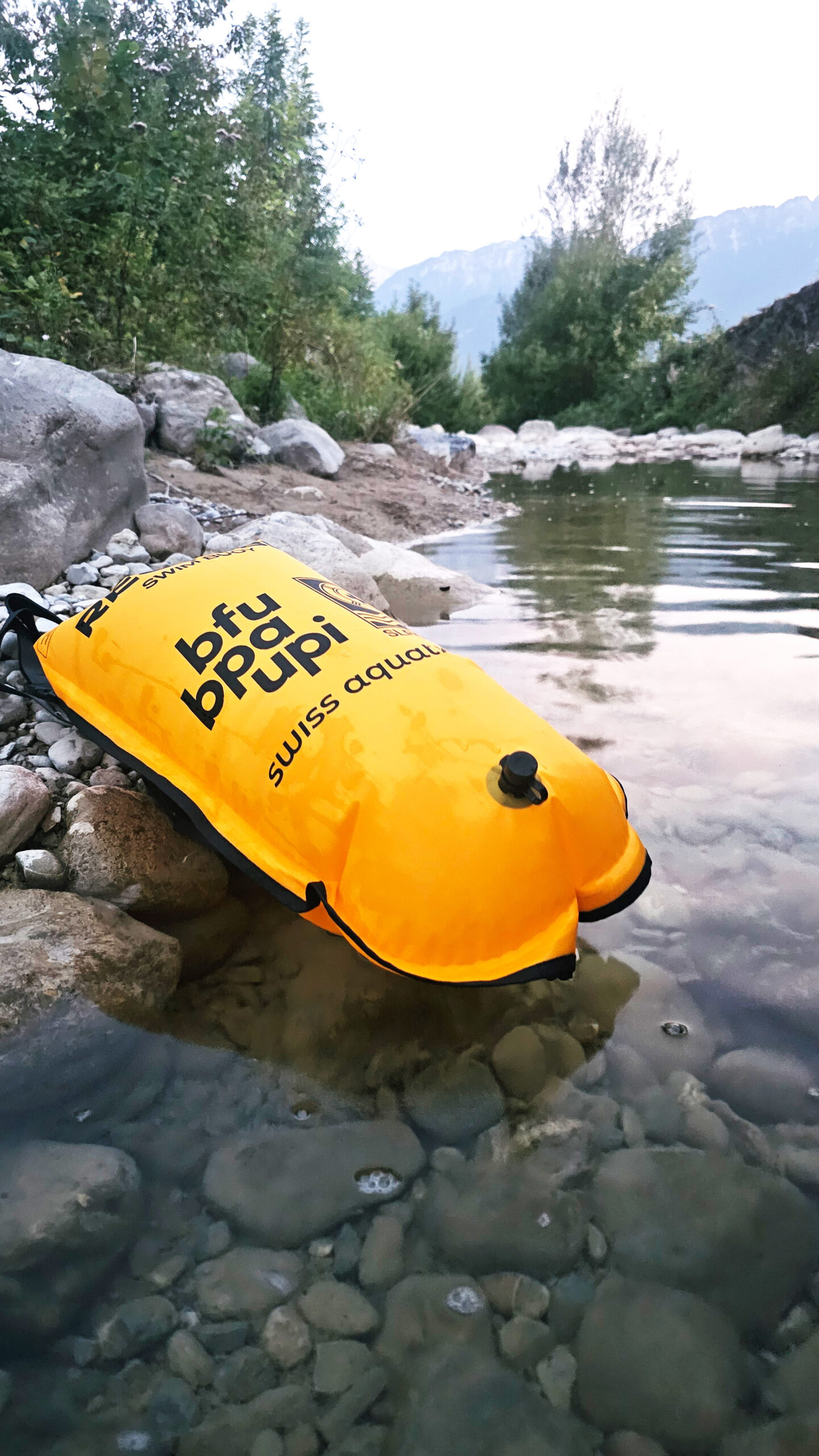 RESTUBE Bouée de natation pro personnalisée par Swiss Aquatics, le BPA & la SSS